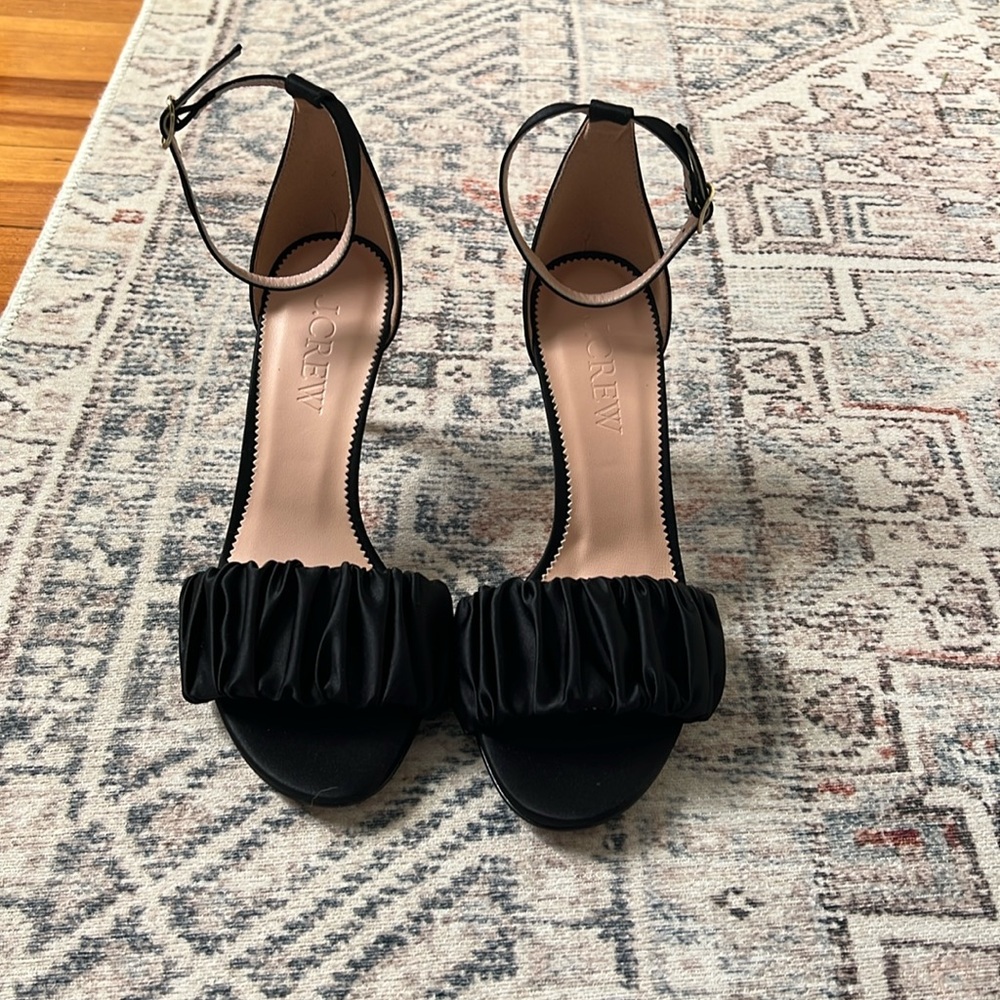 J. Crew - Satin scrunch Riley sandal - size 7 - NWT